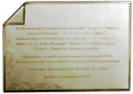 Placa em homenagem a Quimlab